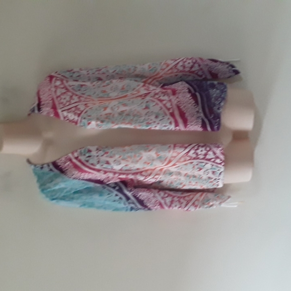 Chicos Medallion Ruched-Sleeve Cardigan with Bonus Scarf 1P - Picture 4 of 14